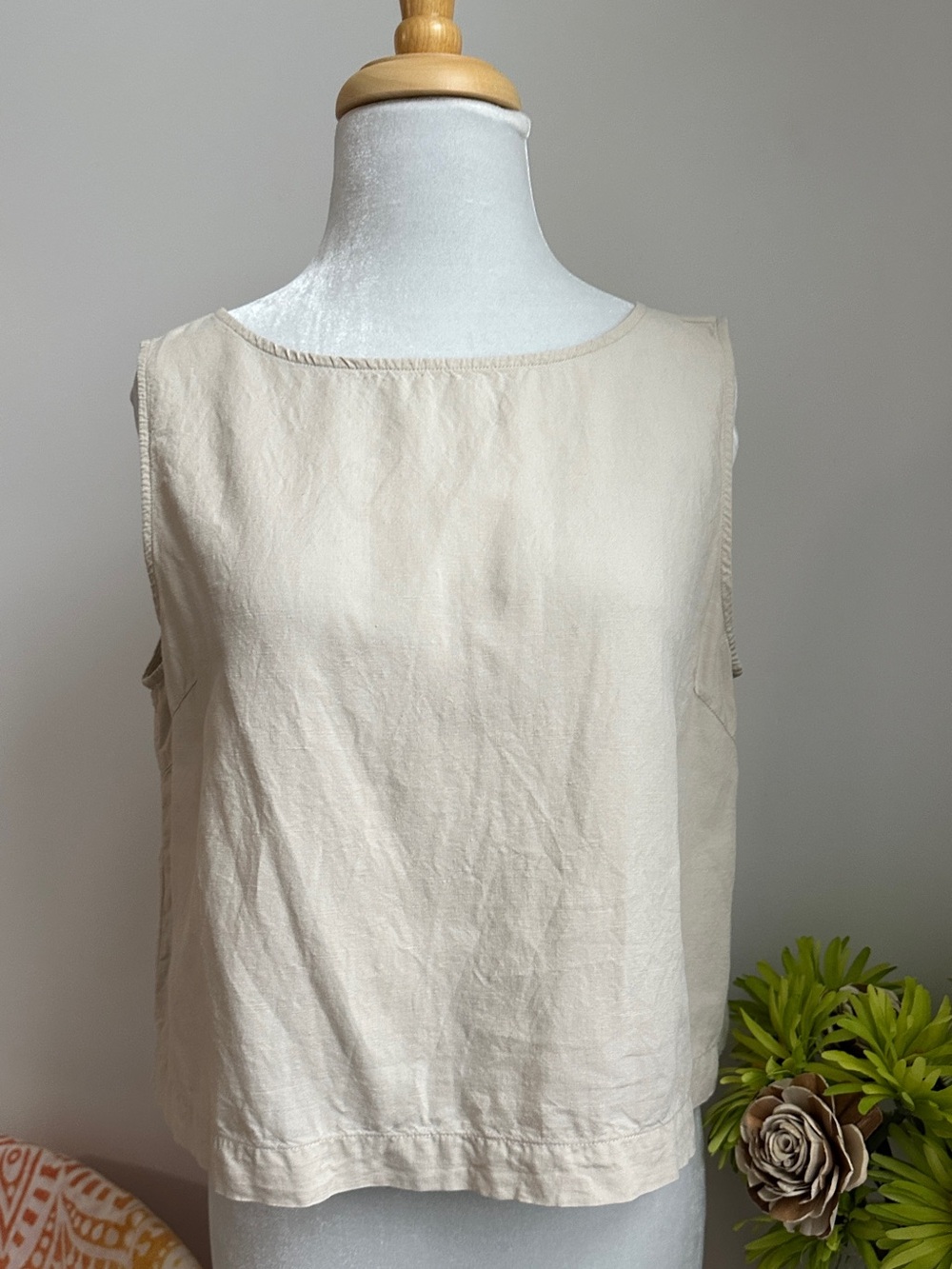 Uniqlo Neutral Cream Sleeveless Linen-Blend Tank Top